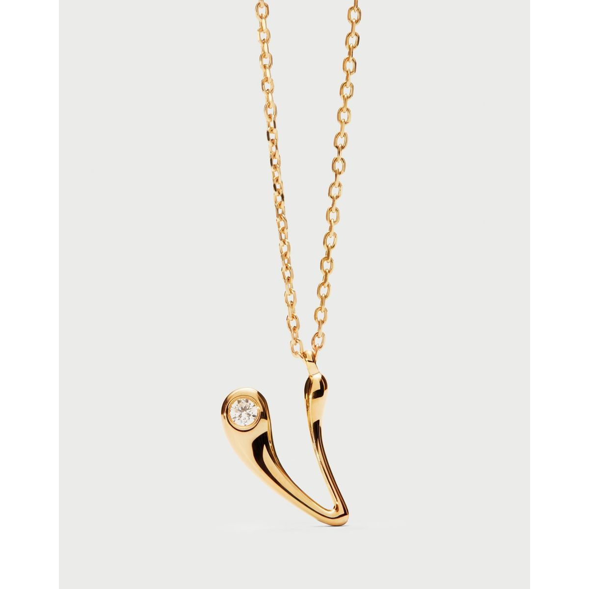 PDPAOLA Náhrdelník s písmenom V