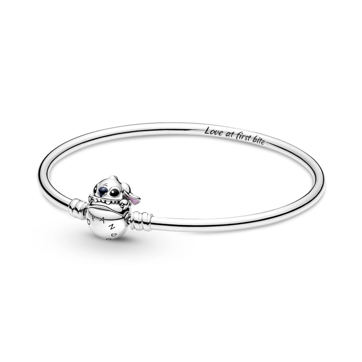 PANDORA Disney Moments pevný náramek Stitch kousající do spony náramku 17