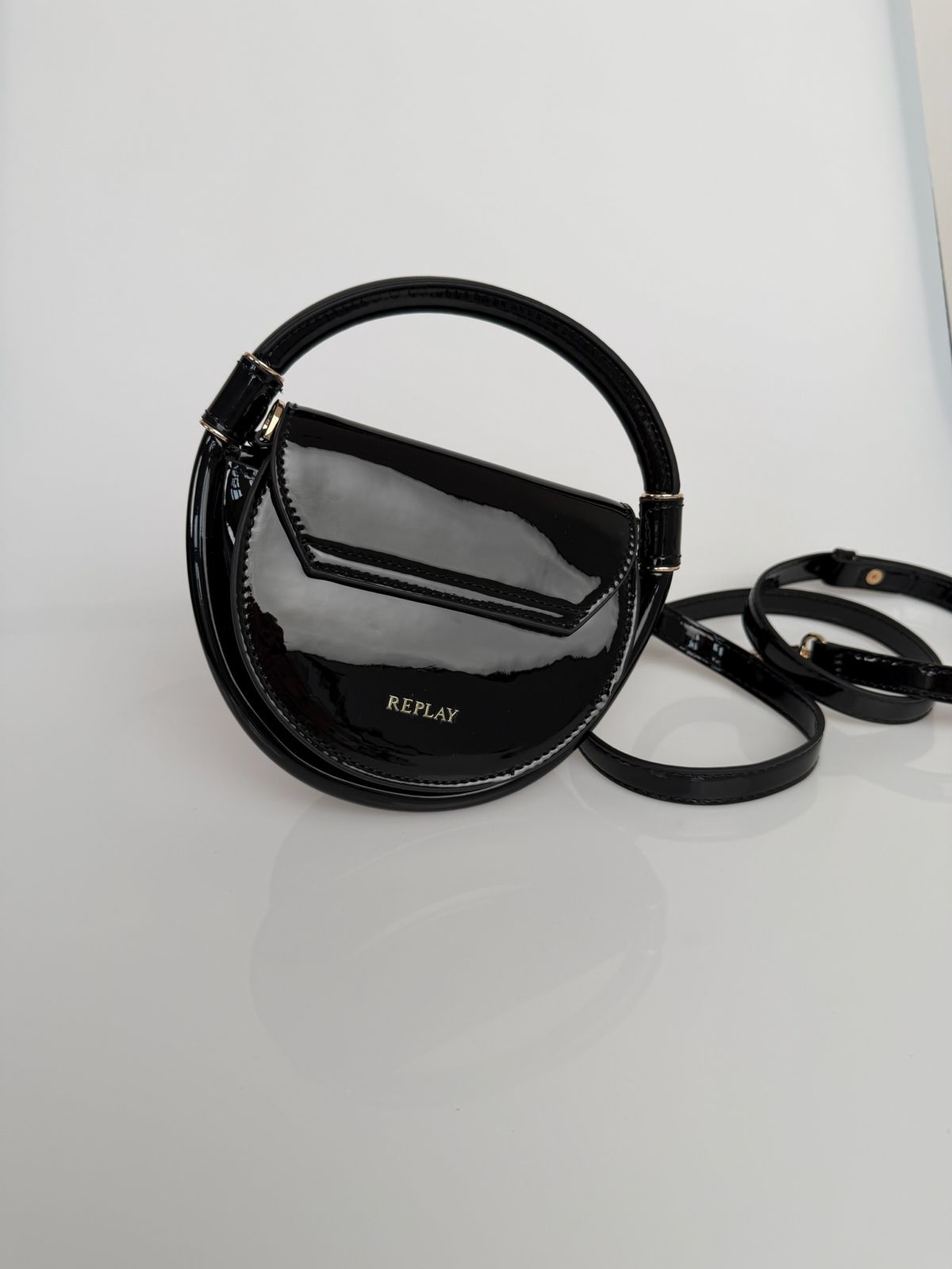 KRUHOVÁ KABELKA SE ZRCADLOVÝM EFEKTEM - galerie #1