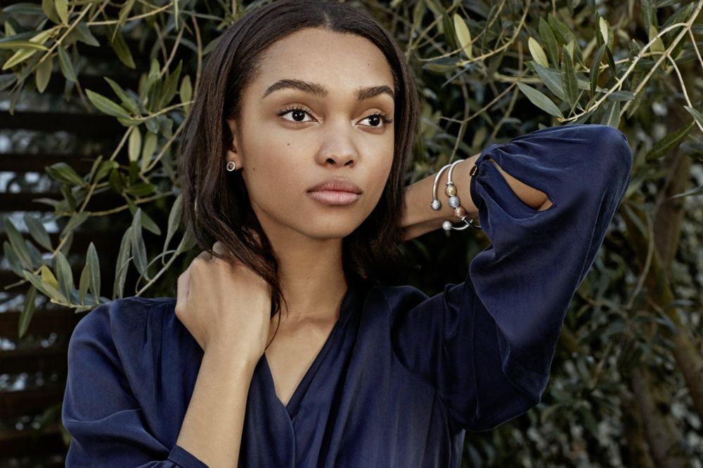 02Stříbrný otevřený náramek Moments