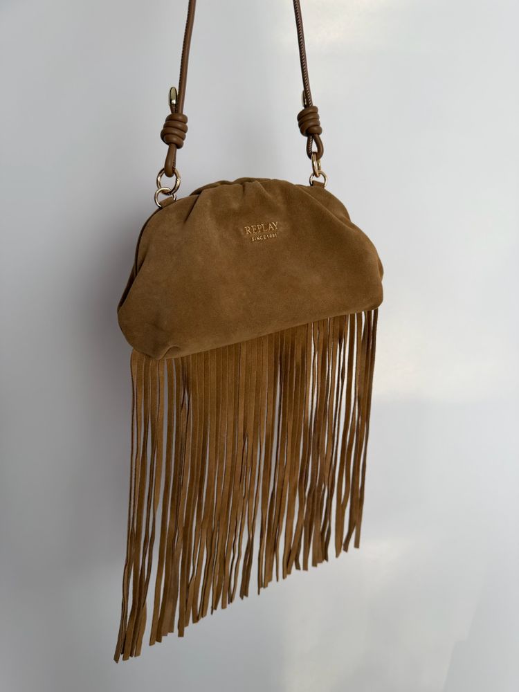 SEMIŠOVÁ KABELKA S TŘÁSNĚMI